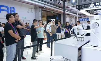 Lanzamiento oficial del ProWhite Robot de PL-Universe<br/>Aparici&oacute;n en WRC